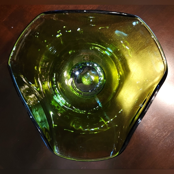 Vintage Avocado Green Folded Glass 3 Sided Bowl - Picture 1 of 4